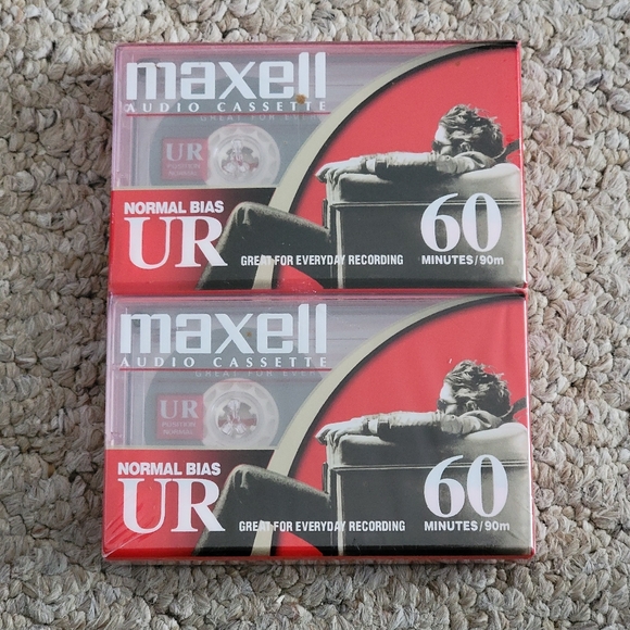 Maxell Audio Casette 2 Pack Normal Bias UR 60 Minutes NWOT - Picture 1 of 2
